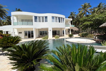 Modern beachfront mansion with 5 bedrooms for sale
