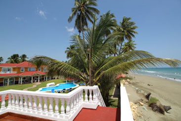 Beautifully designed beachfront villa with 5 bedrooms and Guesthouse