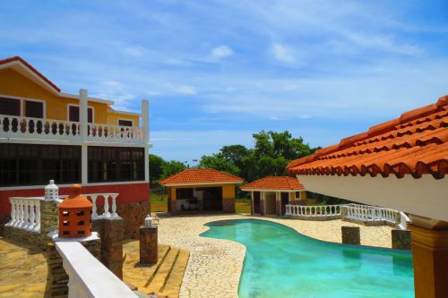 #1 Large villa with guesthouse in gated community