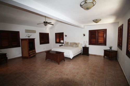 #4 Large villa with guesthouse in gated community