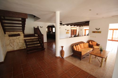 #8 Large villa with guesthouse in gated community