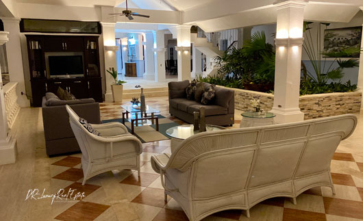 #17 Superb luxury villa with excellent rental potential - Cabarete Real Estate