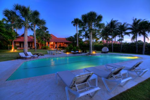 #9 Beachfront Mansion with 5 bedrooms in a perfect location