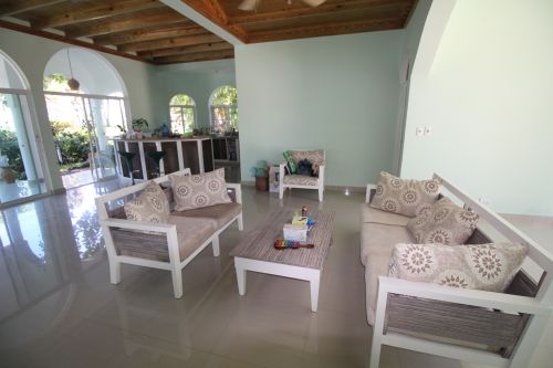 #2 Villa with 2 guest-houses and swimming-pool on a beautiful beach