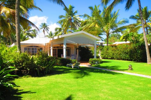 #7 Beachfront villa with separate guesthouse in gated community