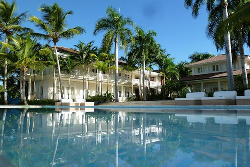 #0 Gorgeous oceanfront villa in prestigious location