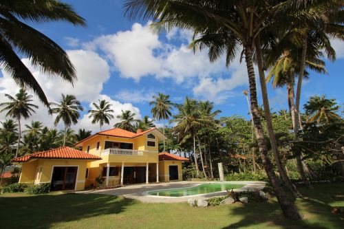 #9 Beautifully designed beachfront villa with spacious accommodation