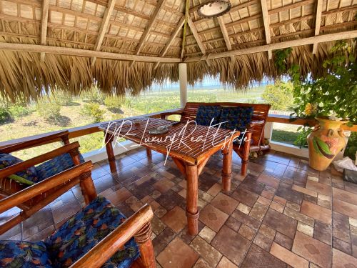 #4 Incredible oceanview villa with guesthouse in idyllic location