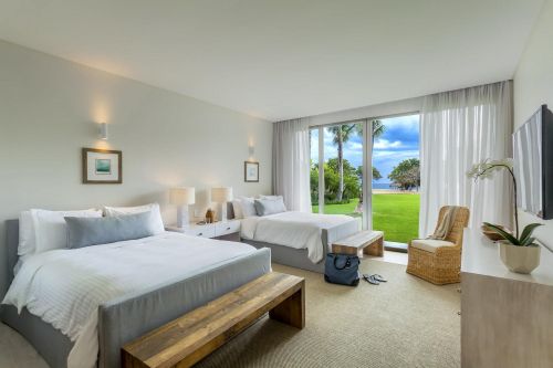 #11 Magnificent modern beachfront villa in prestigious location