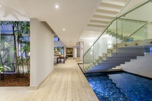 #7 Magnificent modern beachfront villa in prestigious location