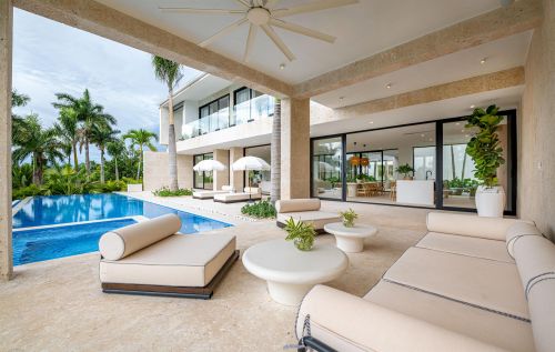 #0 Elegant 6-Bedroom Luxury Villa for Sale in Casa de Campo