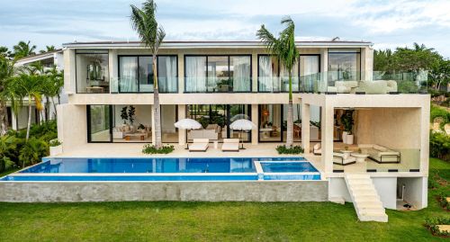 #1 Elegant 6-Bedroom Luxury Villa for Sale in Casa de Campo