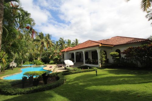 #1 Lovely garden villa in a prestigious oceanfront community