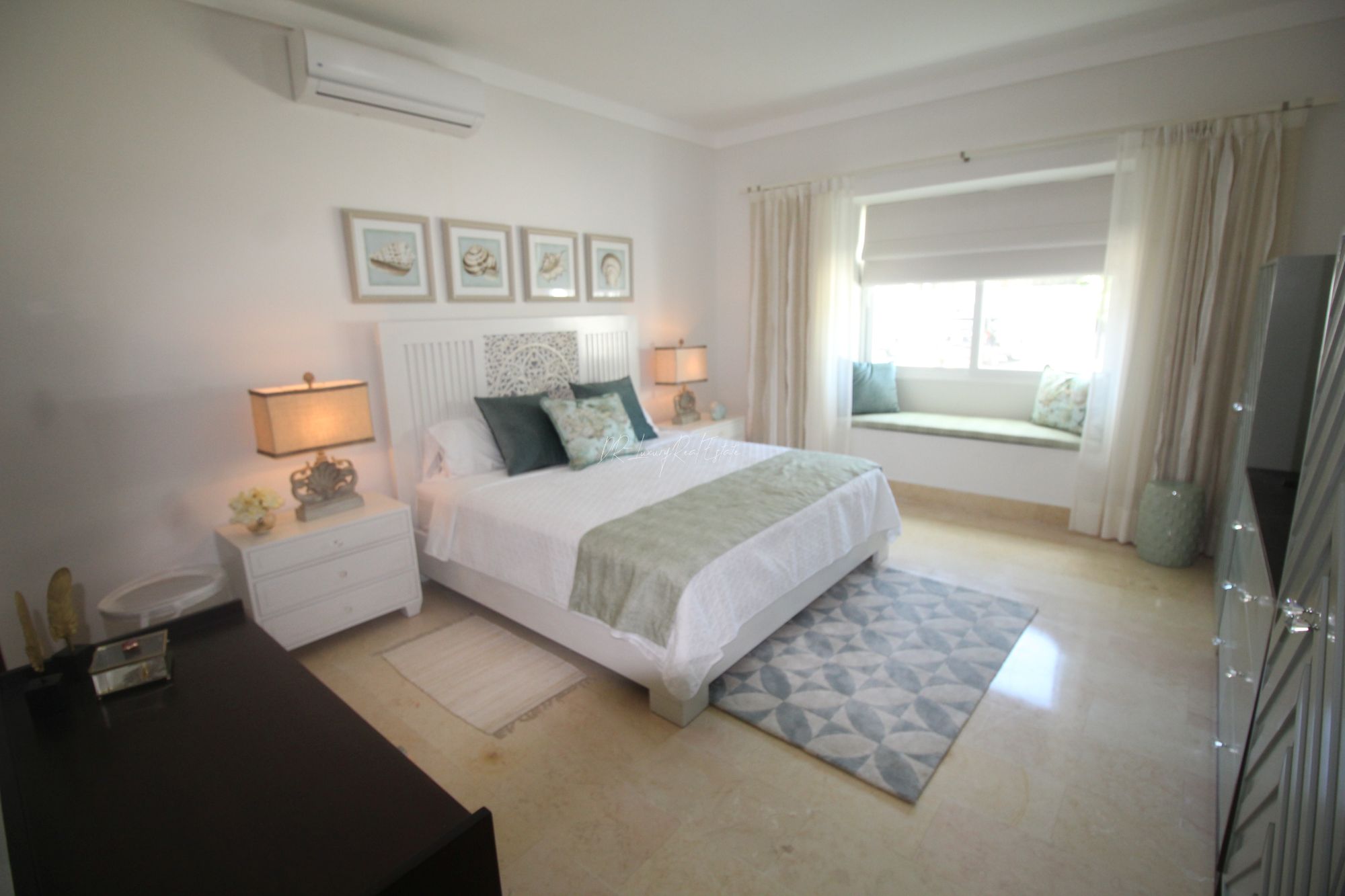 #5 Beautiful modern beachfront condo with 3 bedrooms
