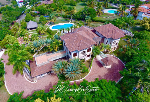 #1 Luxury mansion with magnificent tropical garden in select community