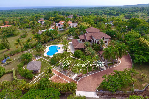 #2 Luxury mansion with magnificent tropical garden in select community