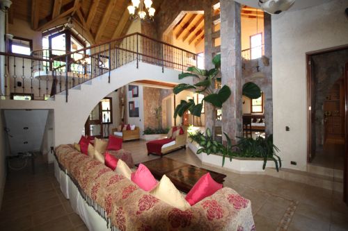 #6 Luxury mansion with magnificent tropical garden in select community