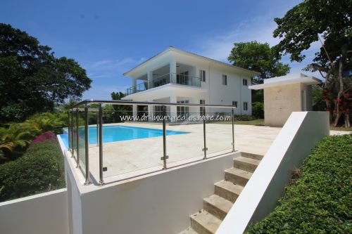 #2 Huge Modern Familiy Villa with Pool in gated development