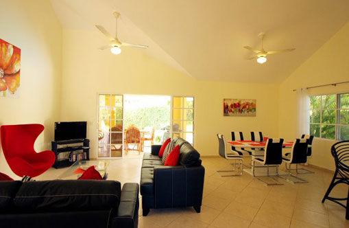#14 Four bedroom villa with a separated 1 bedroom apartment