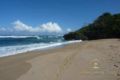 #7 Magnificent beachfront land with more than 230 meters semi-private beach in residential community 