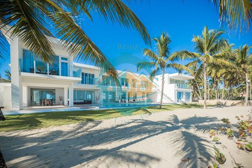 #3 Modern Luxury Beachfront Villa for Rent