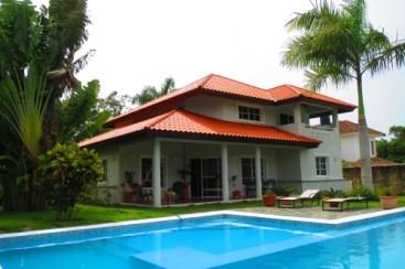 Lovely villa located in a quiet gated community