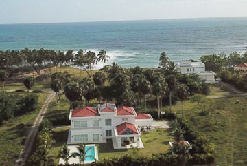 Beautiful modern villa in secure beachfront community