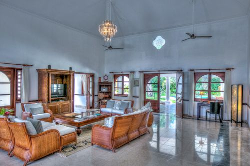 #4 Majestic Villa with Guesthouse and huge Swimming Pool