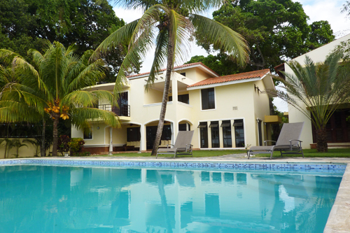 #1 Gorgeous Ocean Front 4 Bedroom Villa with Guest House in Sosua