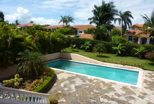 #1 Spacious three bedroom villa with separate apartment in gated community