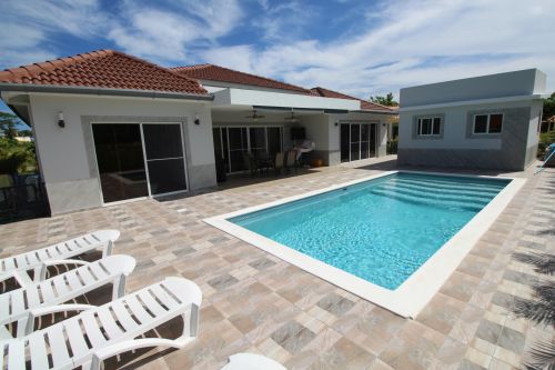 #0 Beautiful villa with 3 bedrooms in gated beachfront community