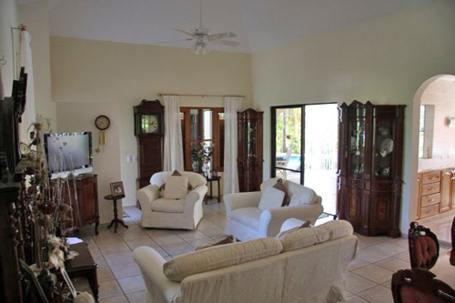 #8 Family Home with 3 Bedrooms and Guesthouse near Cabarete