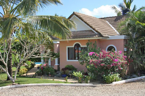 #9 Family Home with 3 Bedrooms and Guesthouse near Cabarete