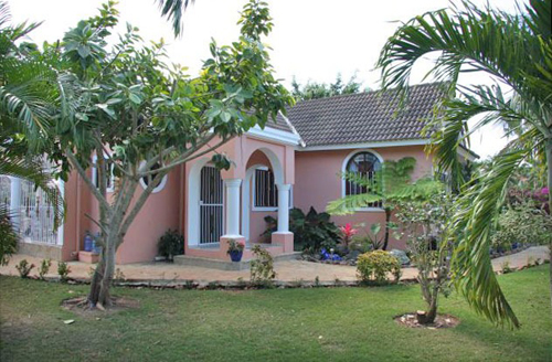 #5 Family Home with 3 Bedrooms and Guesthouse near Cabarete