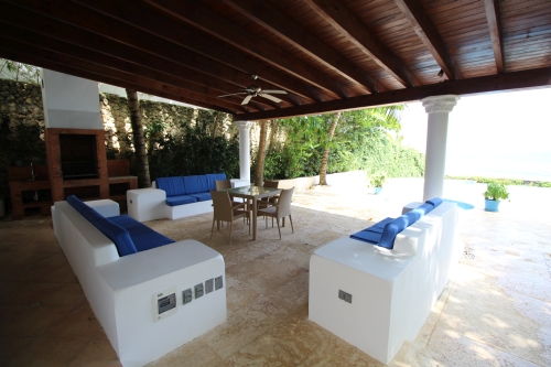 #11 Beachfront Villa with 5 bedrooms in Sosua