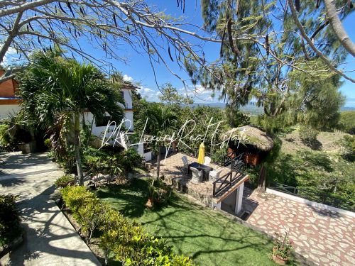 #13 Incredible oceanview villa with guesthouse in idyllic location