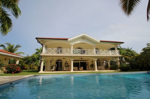 #1 Representative Luxury Mansion with 6 bedrooms