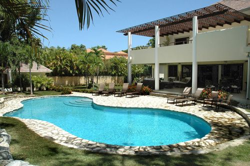 #12 Gorgeous two storey villa with five bedrooms in superb location
