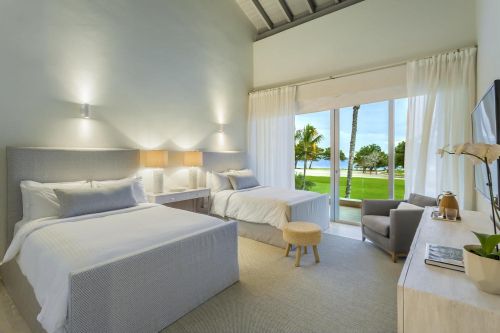 #12 Magnificent modern beachfront villa in prestigious location