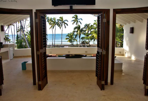 #1 Spectacular 11 bedroom beach front property for sale