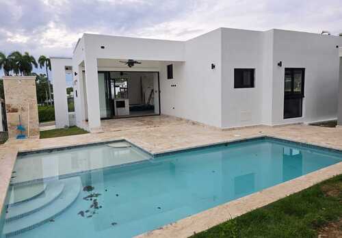 #1 Brand-New Modern 3-Bedroom Villa