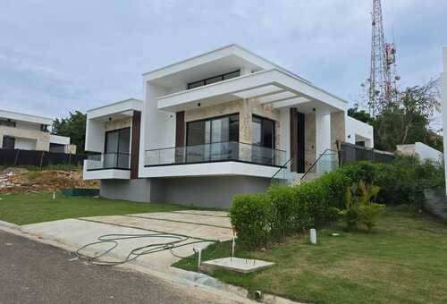 #8 Brand-New Modern 3-Bedroom Villa