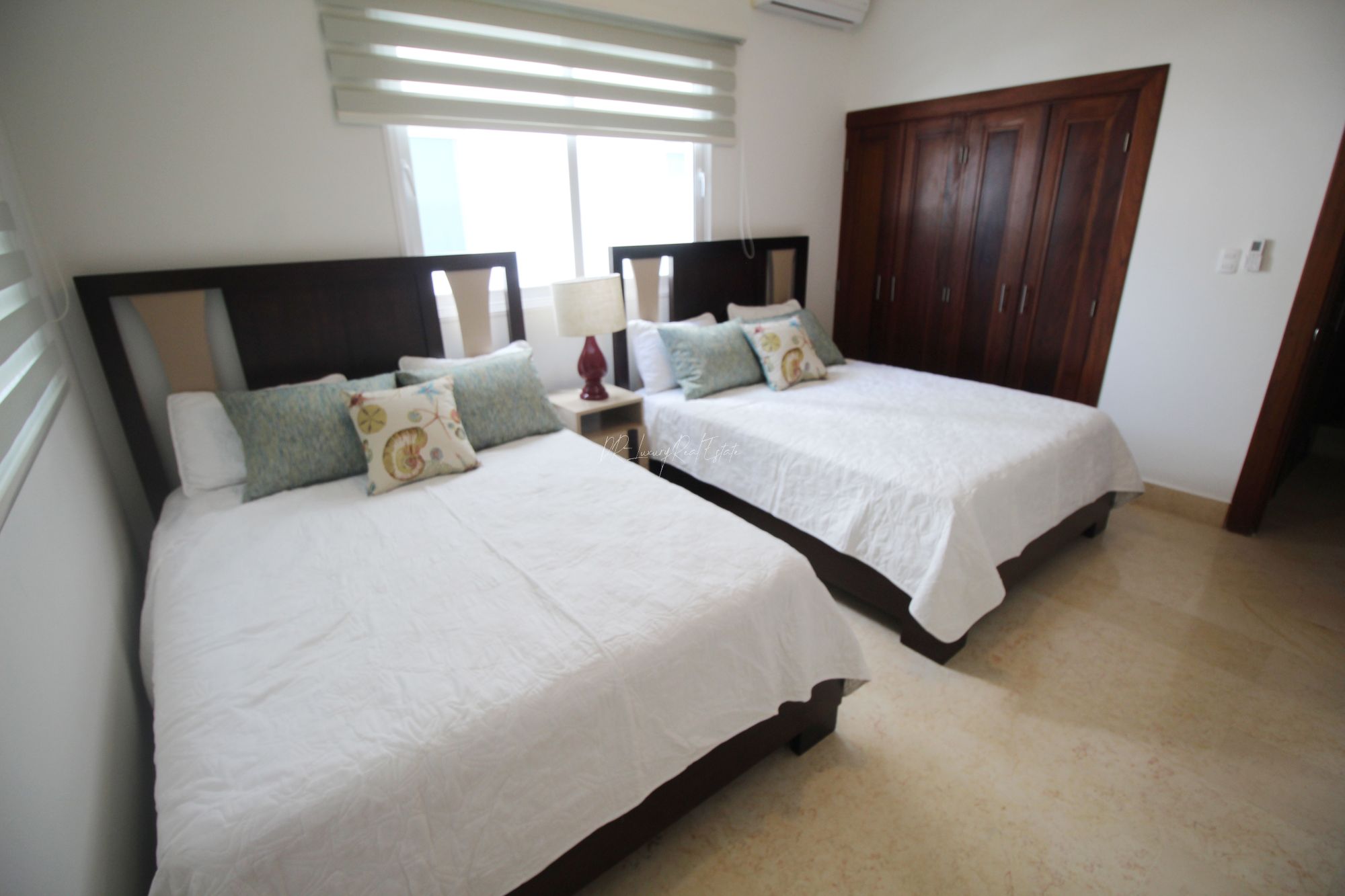 #10 Beautiful modern beachfront condo with 3 bedrooms