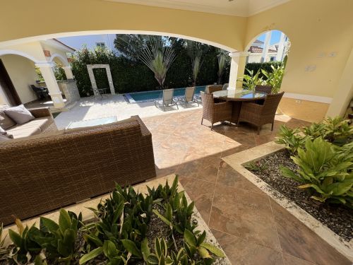 #16 Villa with 3 bedrooms in gated oceanfront community