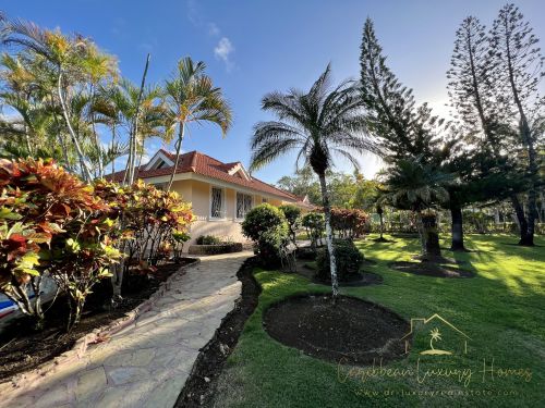 #4 Private Estate with almost 4 acres of land inside a gated community