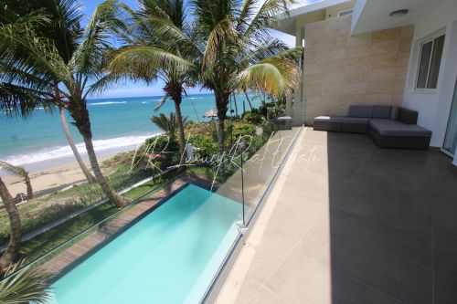 #4 Kite Beach House - Modern Beachfront Home
