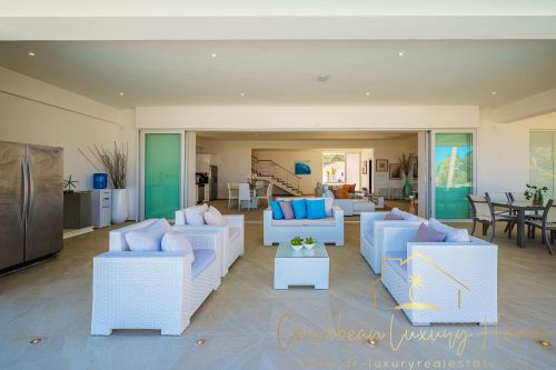 #14 Modern beachfront villa with good rental income