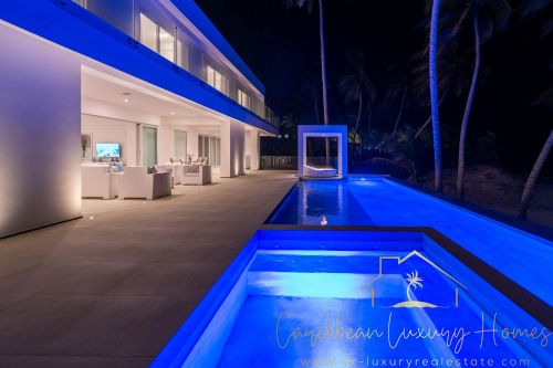 #16 Modern beachfront villa with good rental income